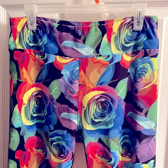 LULAROE 🌹 ROSE CAPRI LEGGINGS Size TC (Tall & Curvy) Fits Women’s 12 14 16 18 - Picture 2 of 8